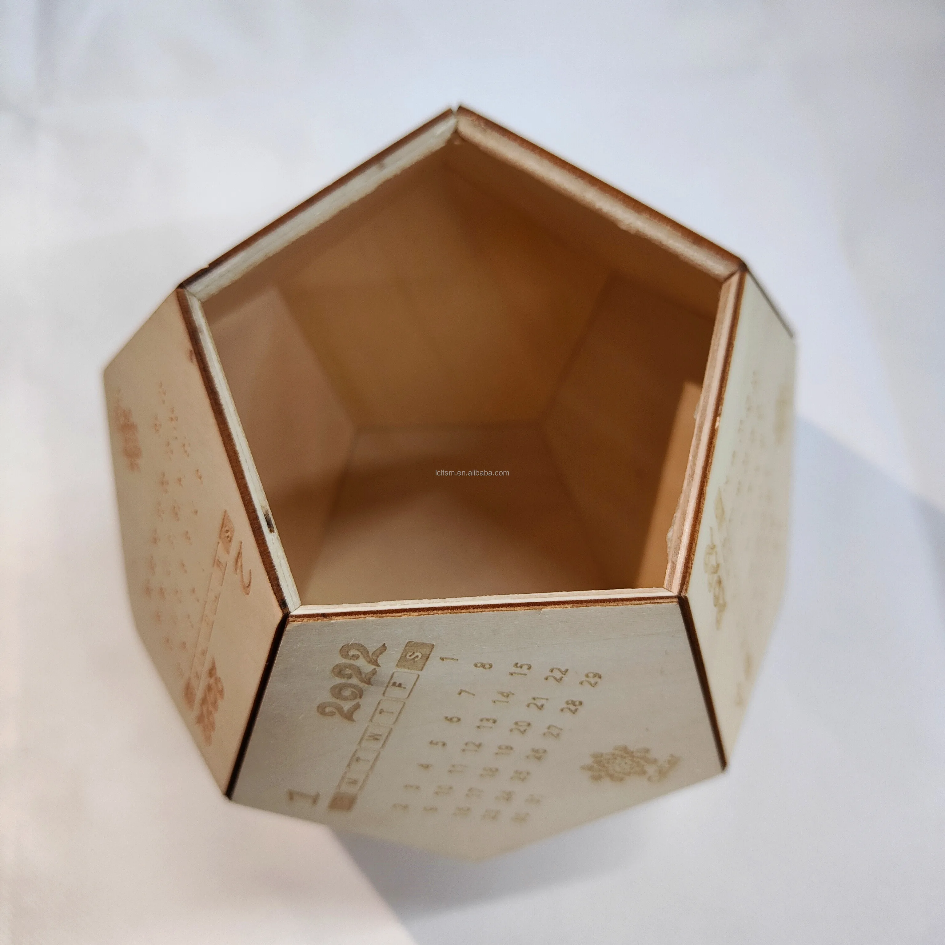 Nice and practical creative wooden calendar decoration Football modeling arbitrary combination and Mosaic