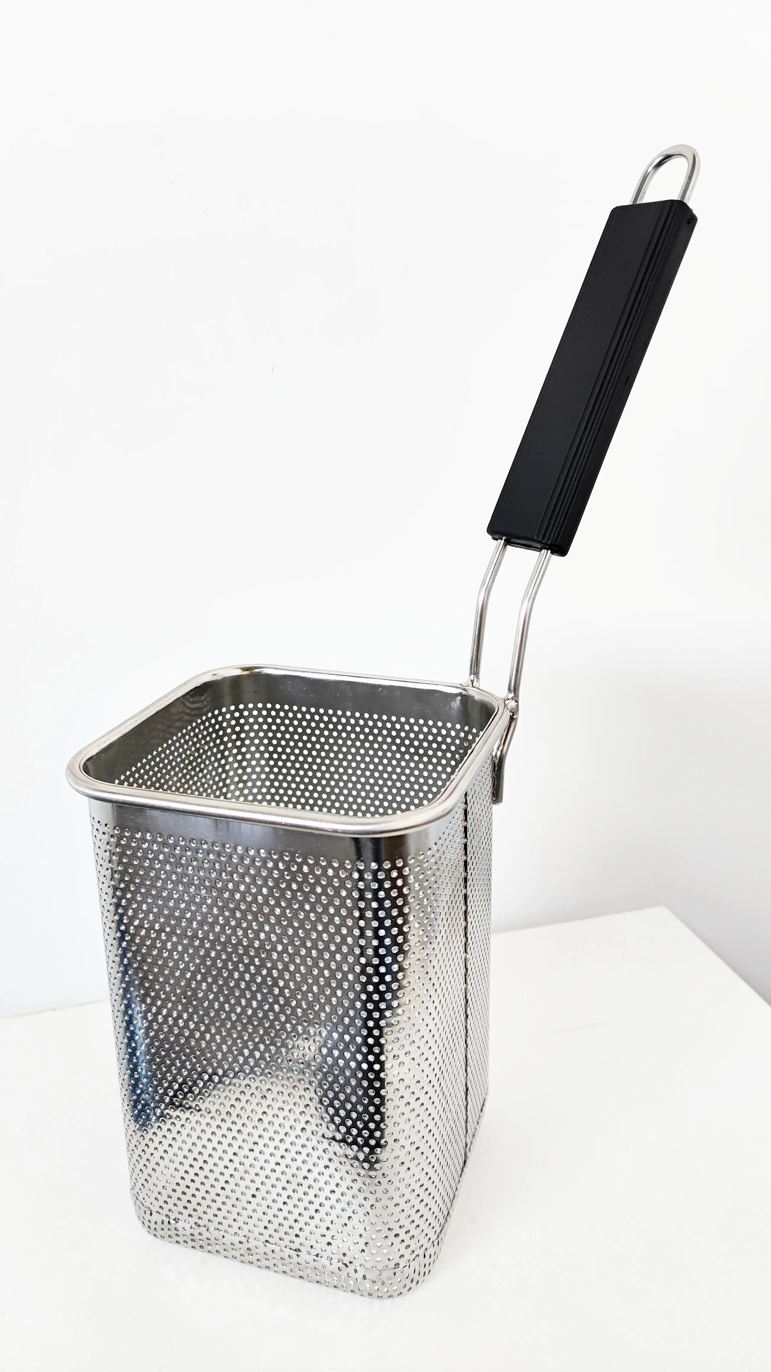 Commercial Stainless Steel Deep Strainer  Pasta Noodles Basket with Fine Mesh for Pasta Cooker