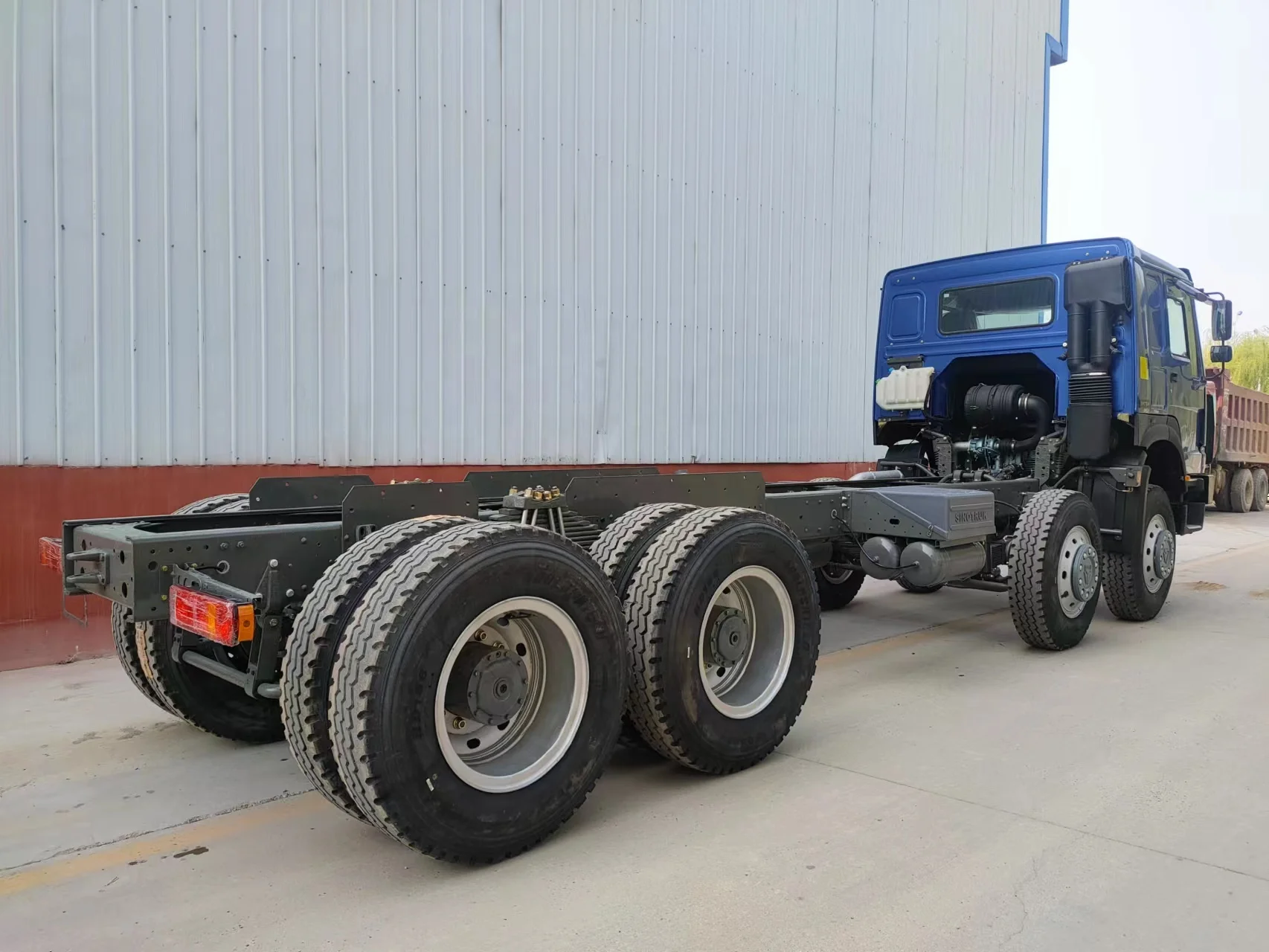 Used HOWO Truck 8X4/6X4 Sinotruk Tipper 12 Tires 12wheel 50-70 Tons mining Truck Used Dump Truck