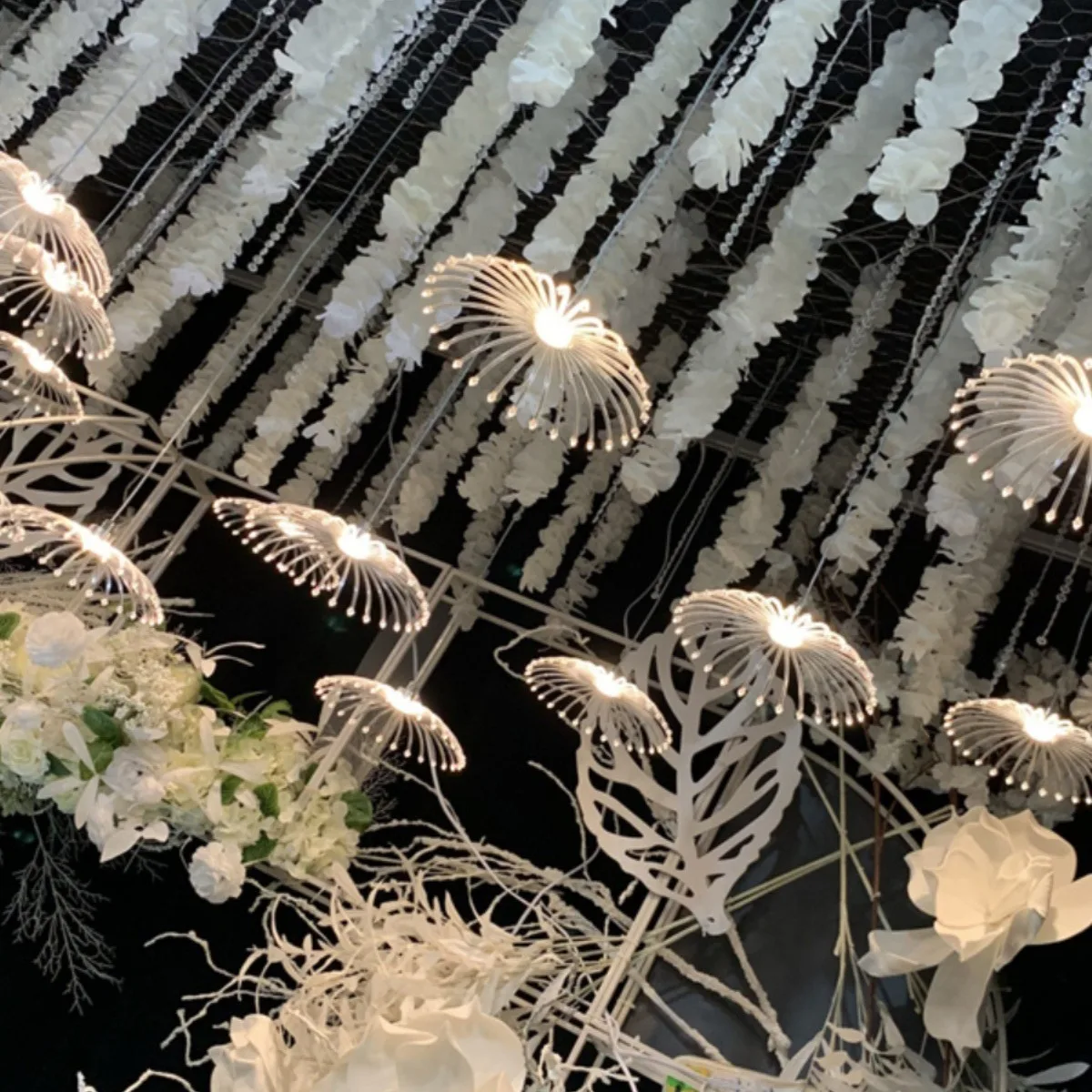 Wholesale 10 Heads LED Acrylic Dandelion Chandelier Luminous Ceiling Wedding  Lights Decoration Props Decorations