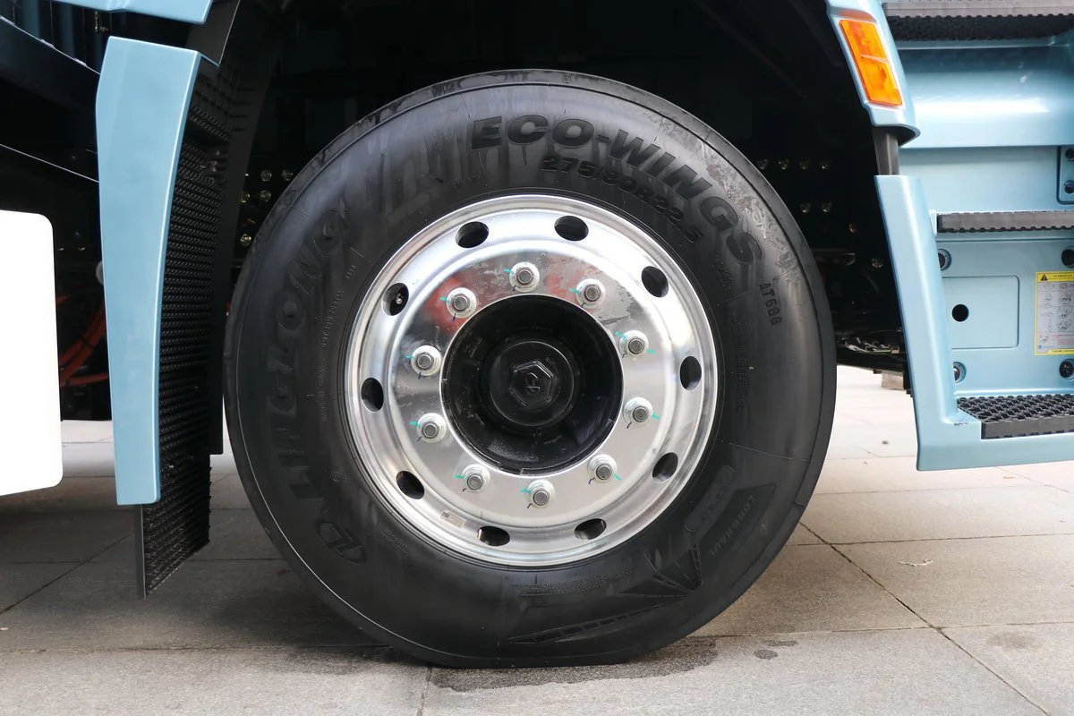 Endurance mileage 400km left side drive single row cab 6 wheeler 275/80r22.5 tires closed body electric cargo truck for sale