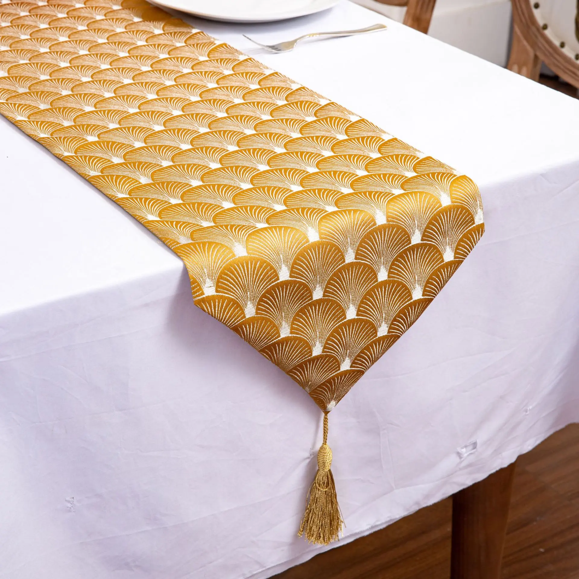 New Arrival Moroccan Table Runner High Precision Jacquard Teal Satin Table Runner Wedding