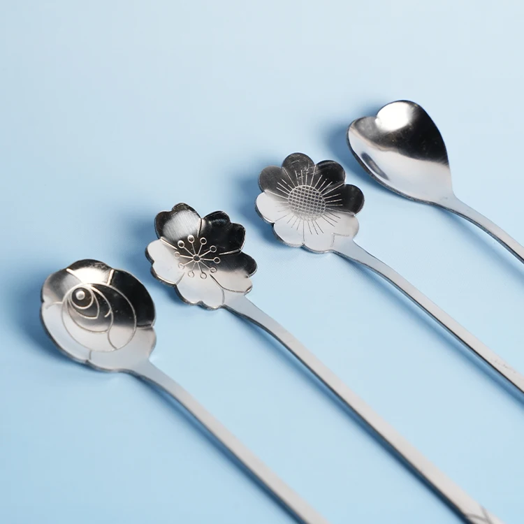 Wholesale Creative Heart and Flower Design Spoons For Dessert Coffee 4 Pieces Silver Spoon Set Stainless Steel