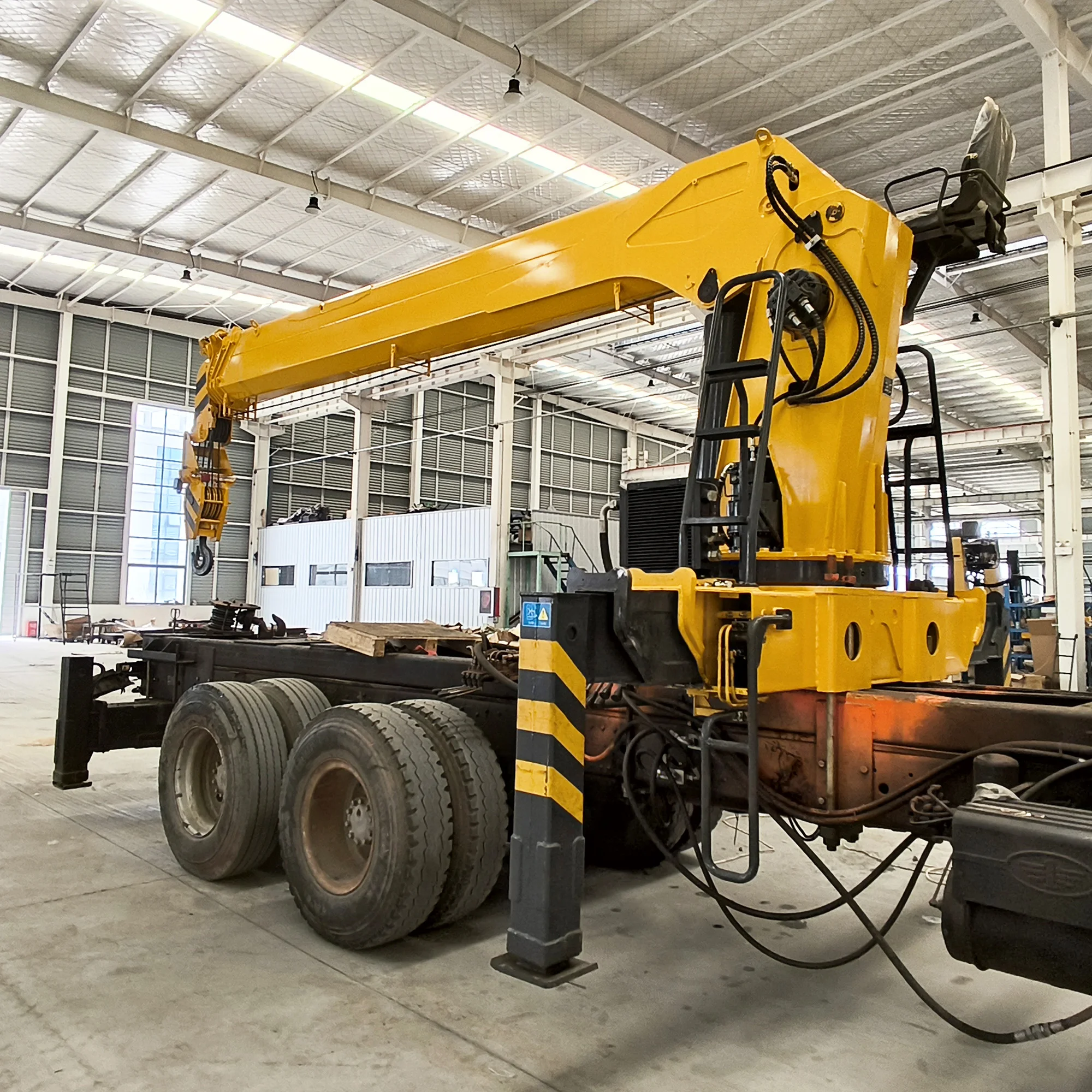 Factory Direct Sale Side Jib Lifting Crane 12T 14Ton 16ton Telescopic Straight Boom Mobile Truck With Crane CE
