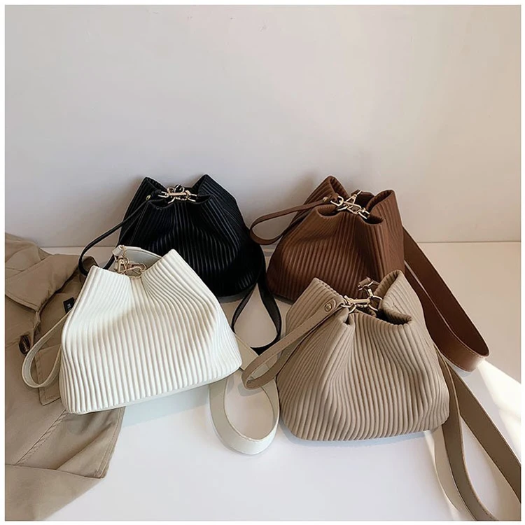 Guangzhou Factory Striped Ladies Fall Winter Bucket Shoulder Purses Pleated Women High Quality Handbag