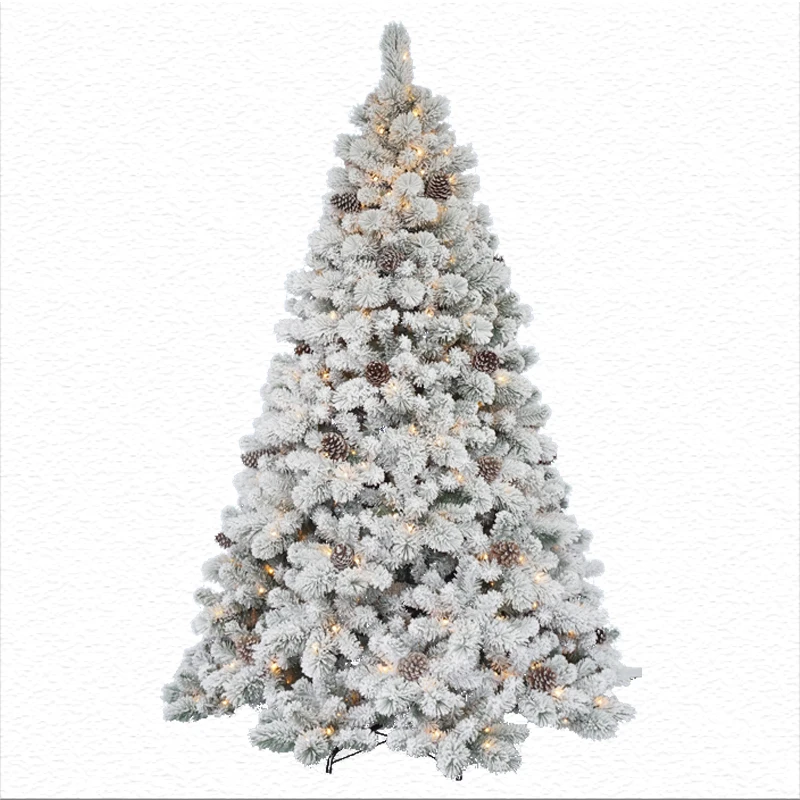 Популярная Рождественская елка со снегом и нитями