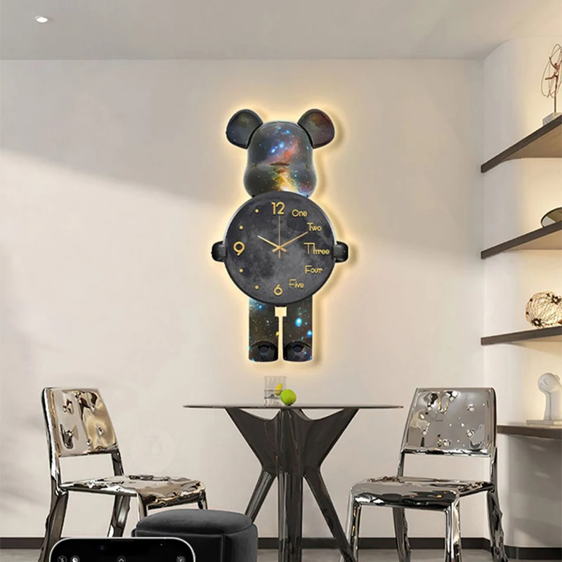 Hot Sales Modern Fashion Entrance Living Room Silent Clock Light Luxury Wall Art Creative Iron Animal Violent Bear Wall Clock