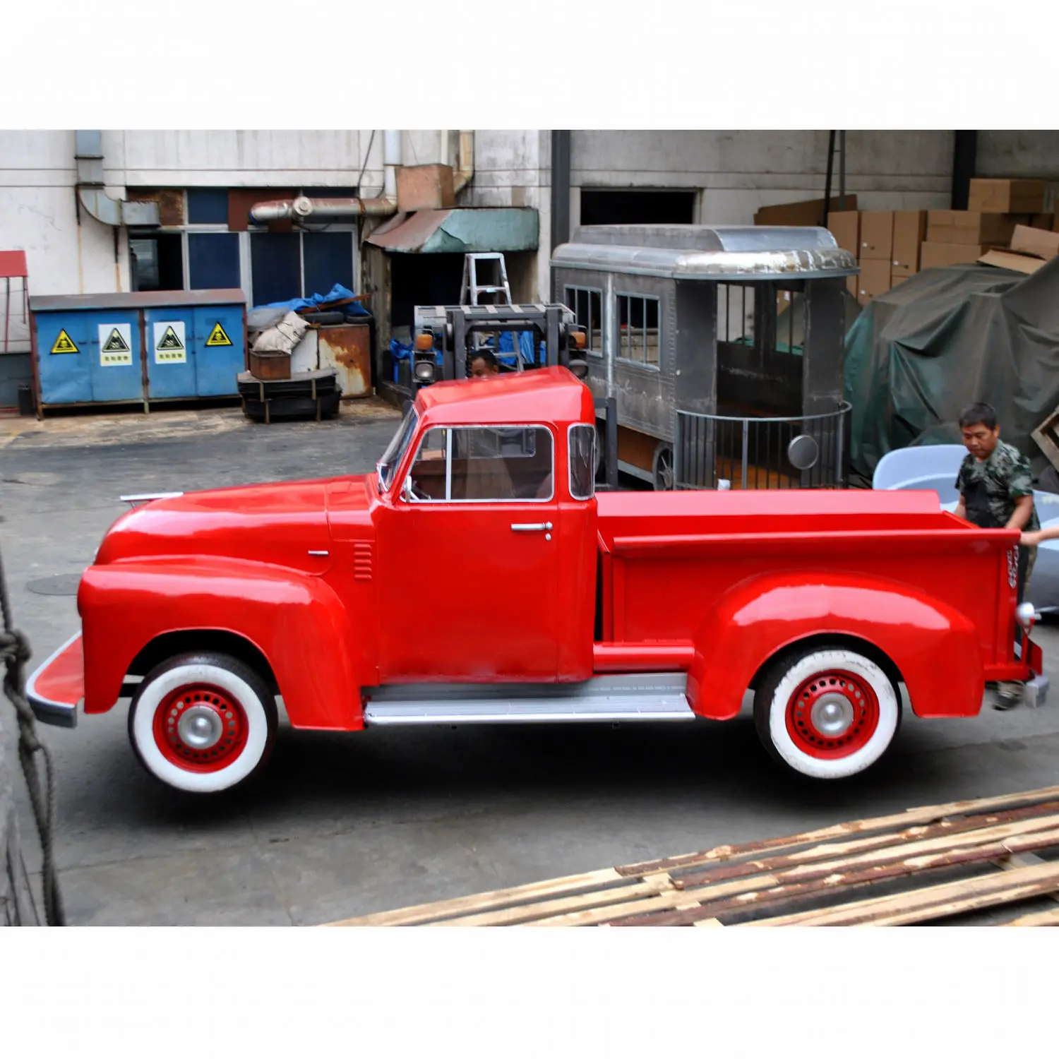 High Sale Custom Vintage Iron Large Car Model Exhibition American Pickup Truck Shopping Mall and Restaurant