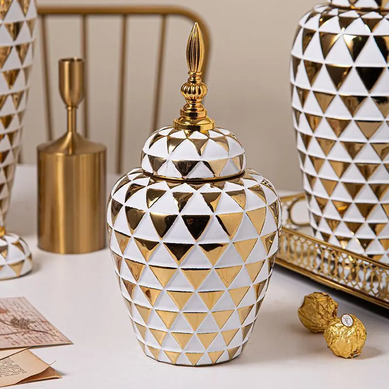 New Arrivals Home Decor Glazed White Ceramic & Porcelain Vases, Ceramic Ginger Jar Flower Vase with Lid For hotel Wedding