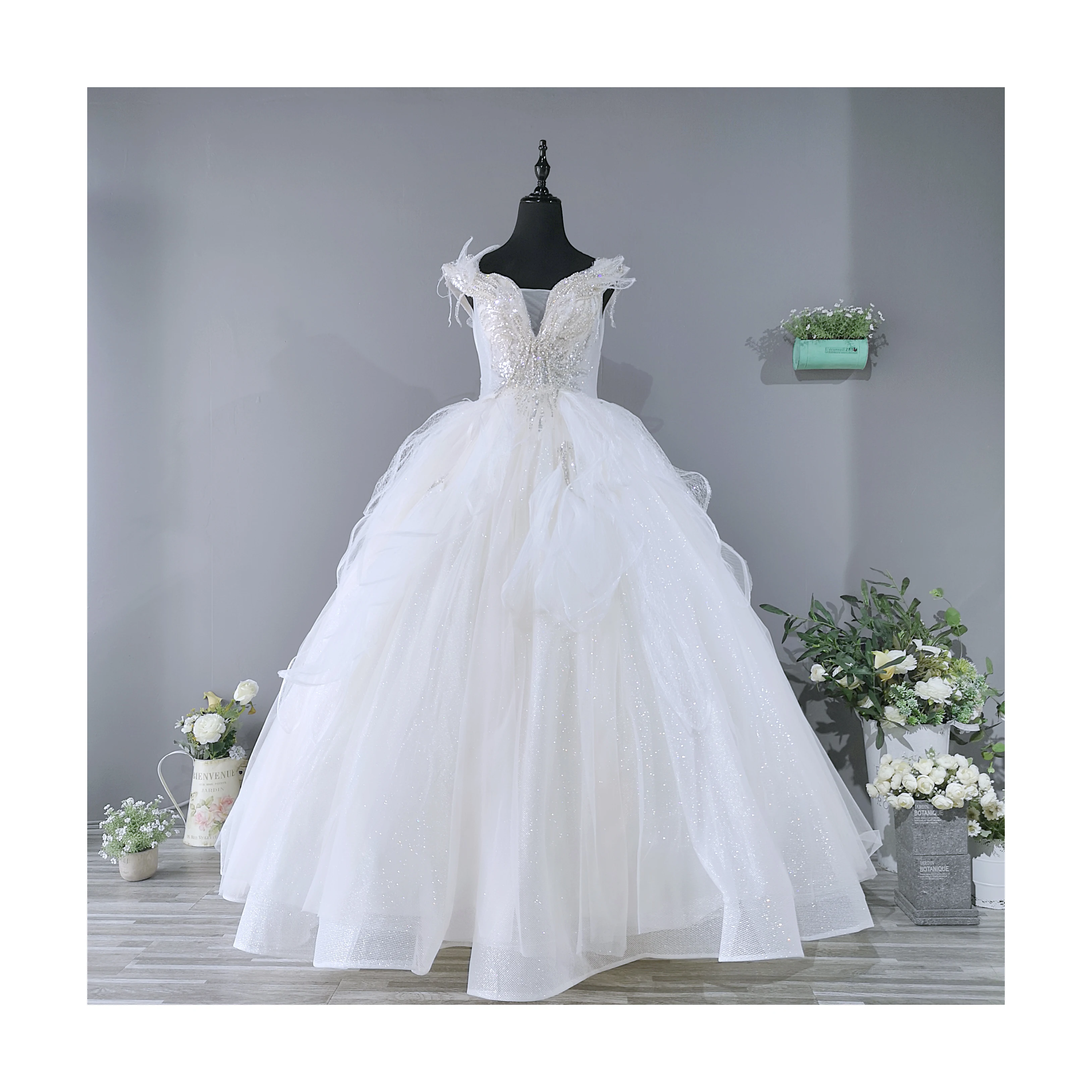 2020 New Arrival Wedding Bridal Gown Glow in The Dark Light up Luminous Glowing LED Fiber Optic Wedding Dress Pink Women Fashion