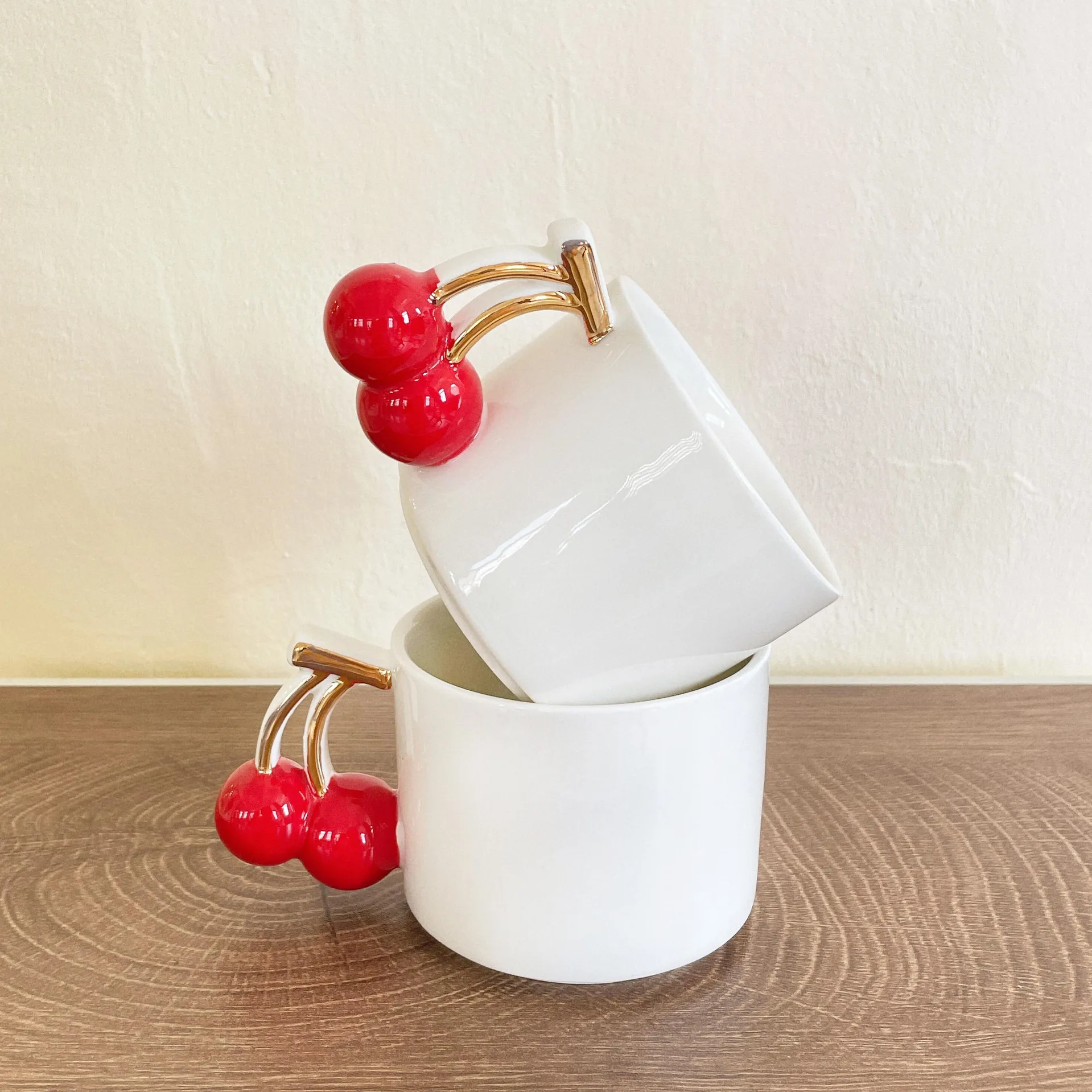 Creative Hand-painted Gold Rim Red Cherry White Ceramic Coffee Mug Office Home Gift Cup