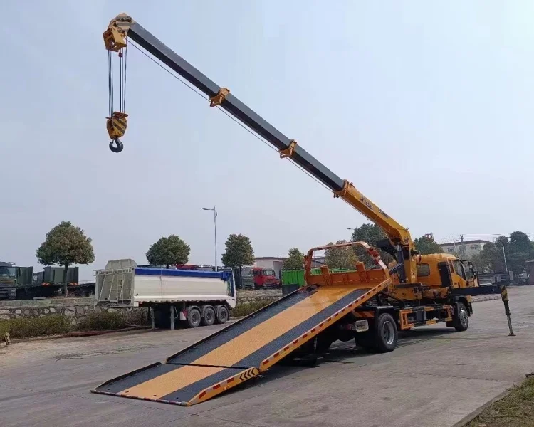 HOWO Rollback Trailers Are Equipped With Cranes Trailers That Can Tow, Pull and Lift Malfunctioning Vehicles