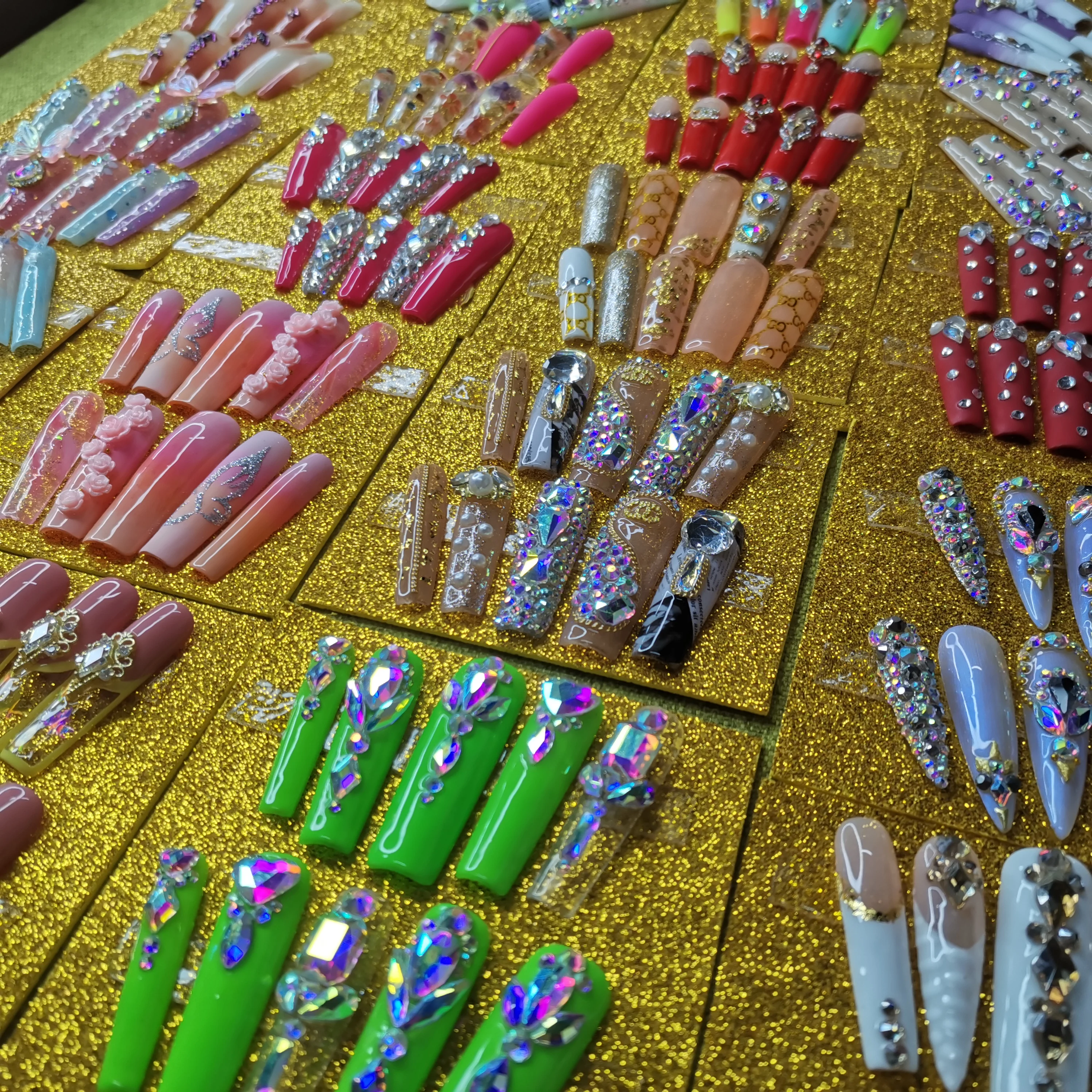 Free Shipping Hand Painted Press On Nails Rhinestones Luxury False Acrylic Nails Private Logo Customized Artificial Fingernails