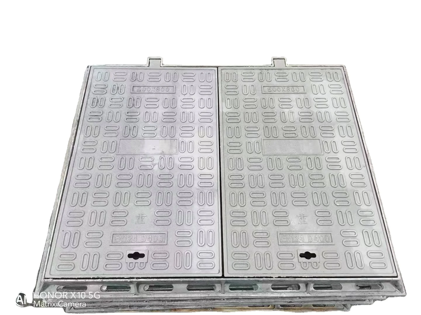 Wholesale Manhole Covers Square and Round Sewer Covers Custom Cast Ductile Iron Manhole Covers with Locking System