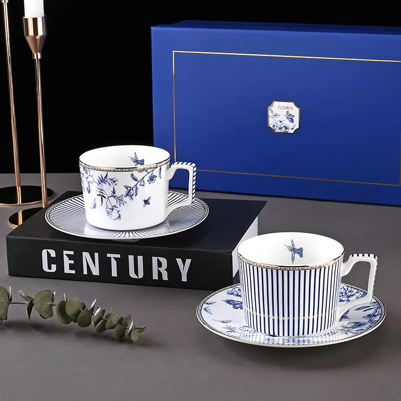 Blue and White Flower Decal Porcelain Chinese Tea Pot Set With Cups Afternoon Time Ceramic Coffee and Tea Sets With Gift Box
