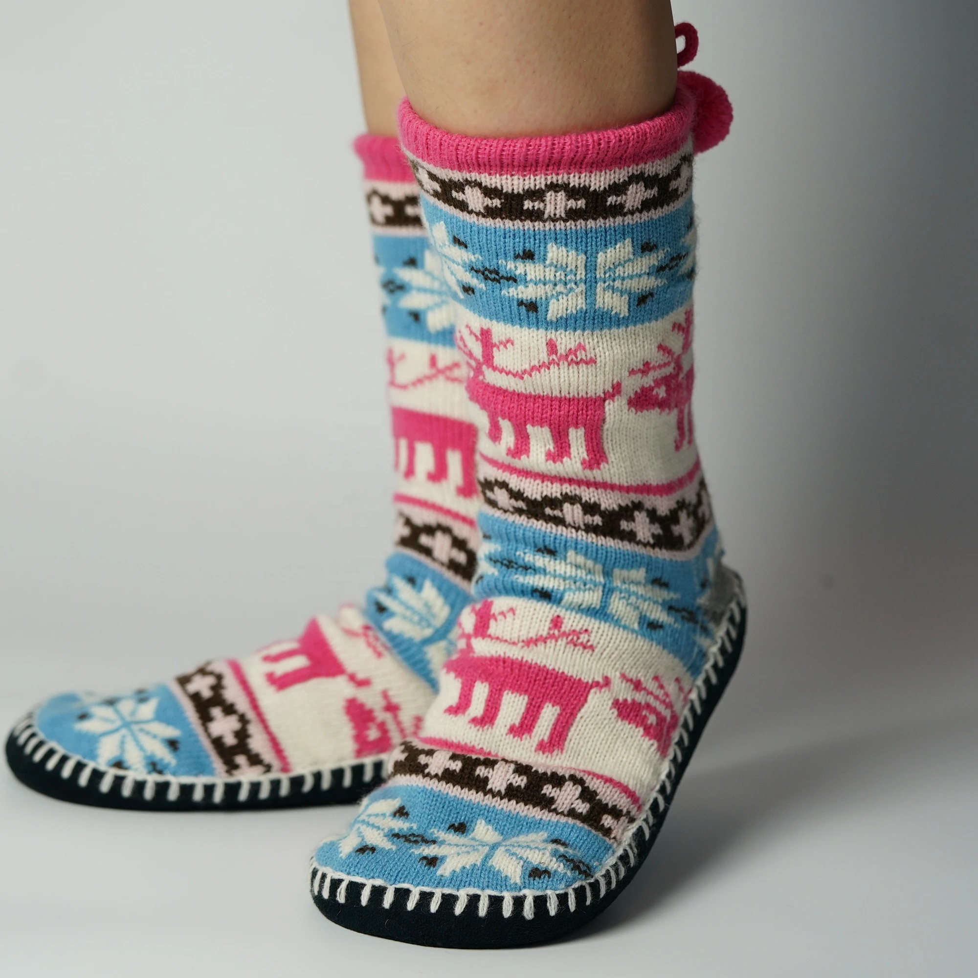 OEM Wholesale Cozy Boots Mukluk Soft Thick Women Non Slip Winter Floor Slipper Socks