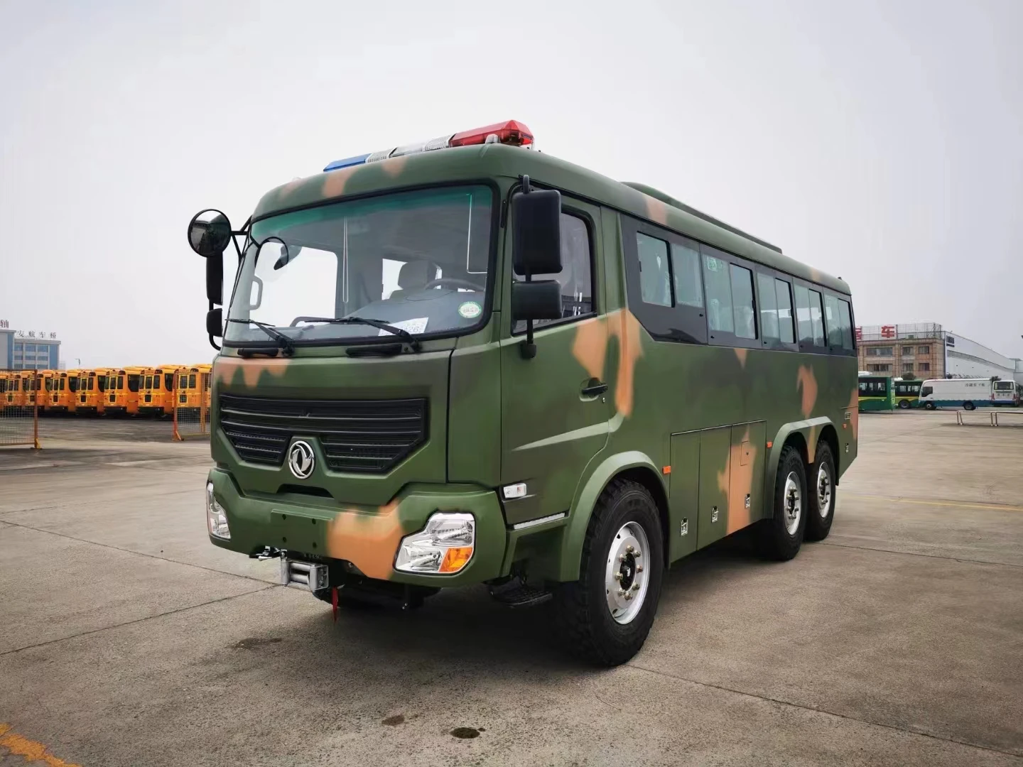 Китайский автобус Dongfeng 6x6 для пересеченной местности продажи в пуанте-Нуар
