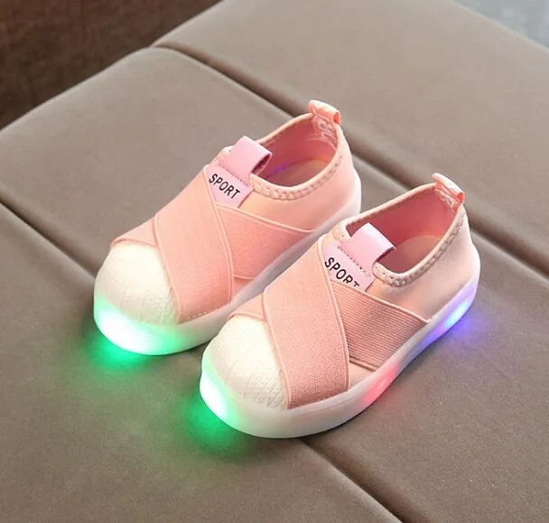 Модная детская обувь со светодиодной подсветкой хорошего качества