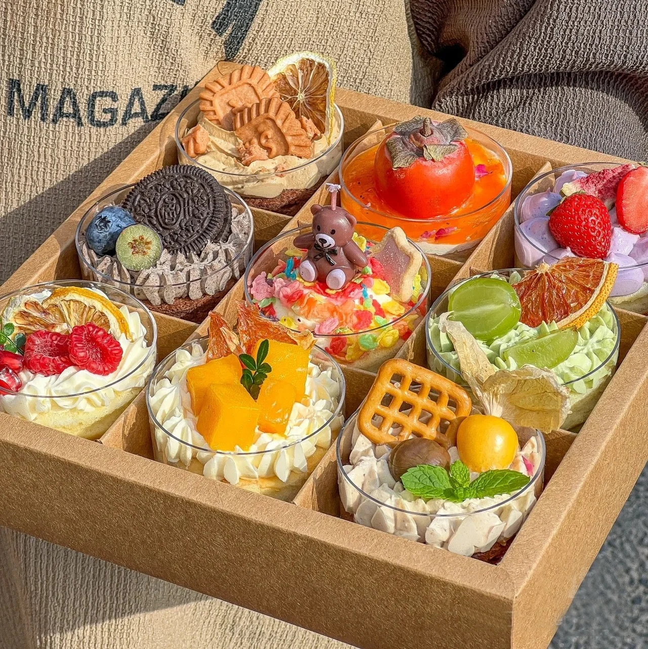 XJH Dessrt Packaging Boxes for Biscuits and Cakes Wedding Favor Boxes for Cake Slice Clear Cupcake Boxes with White Base
