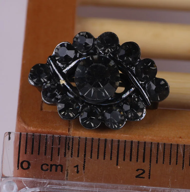 Hot sale products Newest Beauty Head Brooch Jewelry Women Luxury Zircon Eye Shapes Small Corsage Plating Pins Brooches