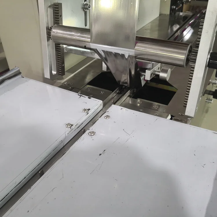 Automatic Disposable Plastic Chopsticks Ice Cream Spoon Napkin Fork Knife Cutlery Set Flow Packing Machine