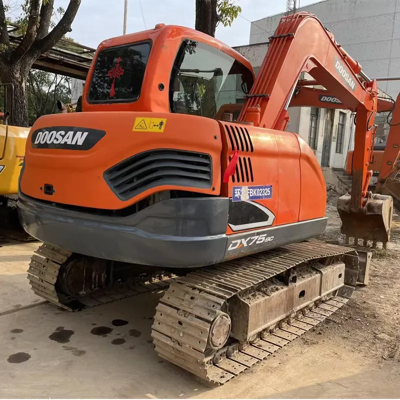 High Quality Doosan Daewoo Wheel used excavator Doosan Dx75