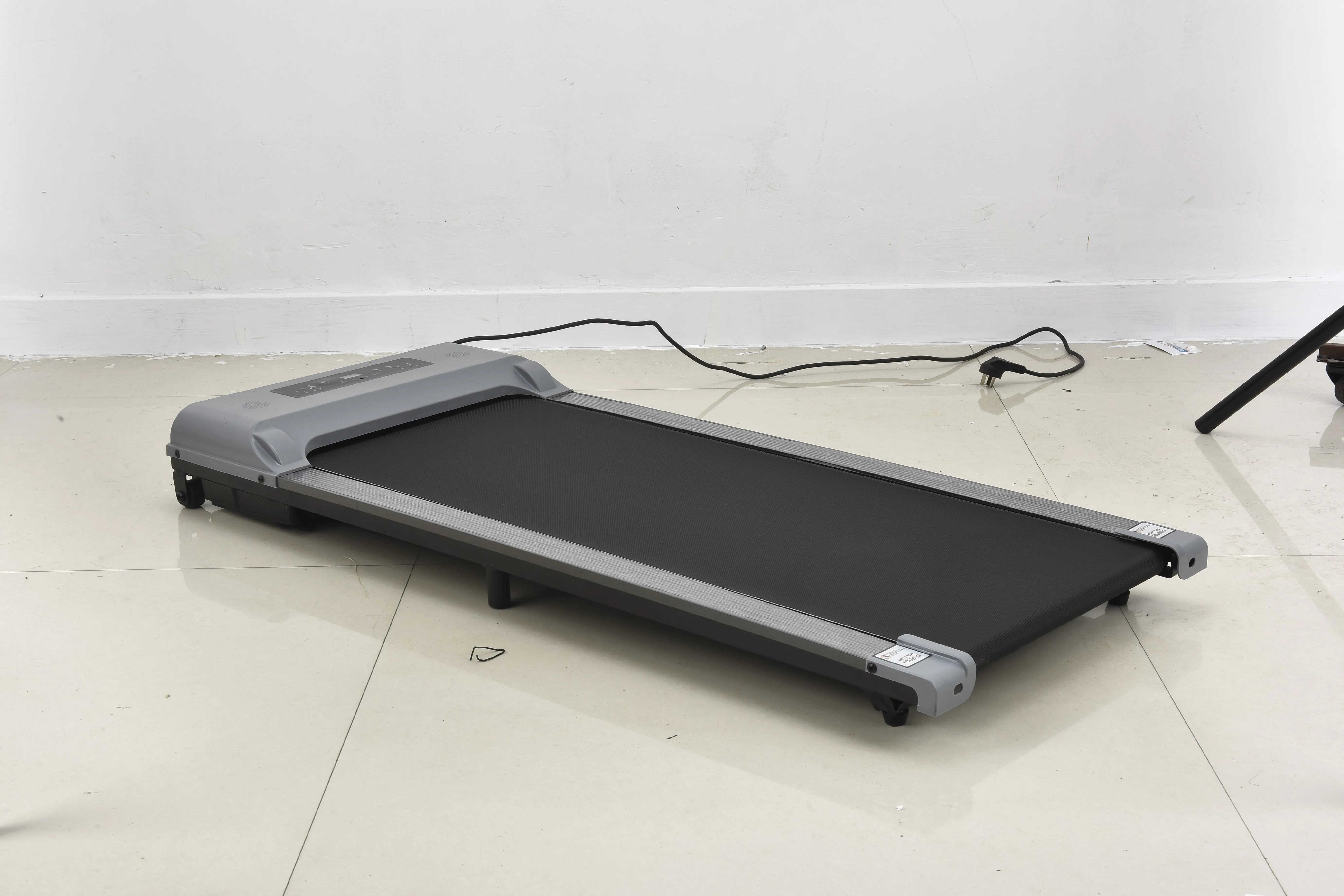 Cheap Wireless Control 2.0HP Motor Foldable Treadmills for Home Use