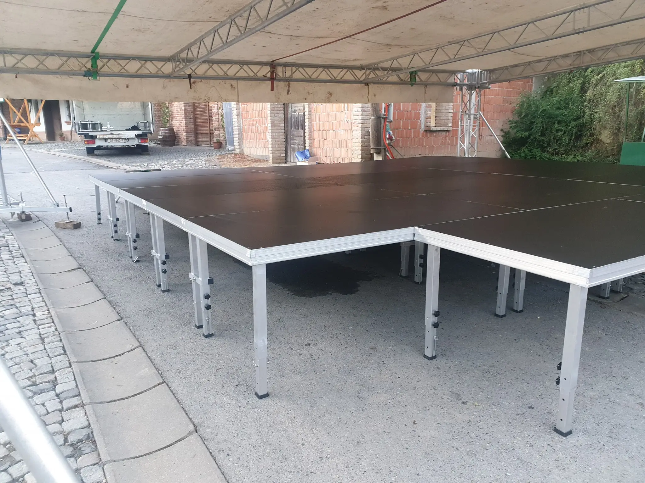 Aluminum concert band stage choral and drum risers