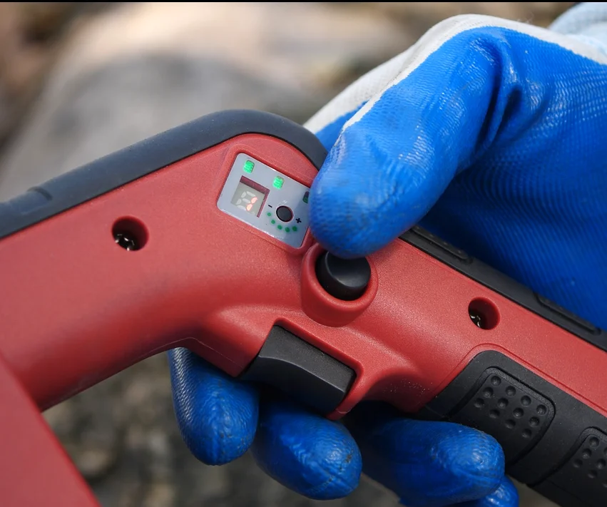 
4-1/2IN pipe cutting 18V Lithium-Ion Cordless Portable bandsaw mini band saw machine 