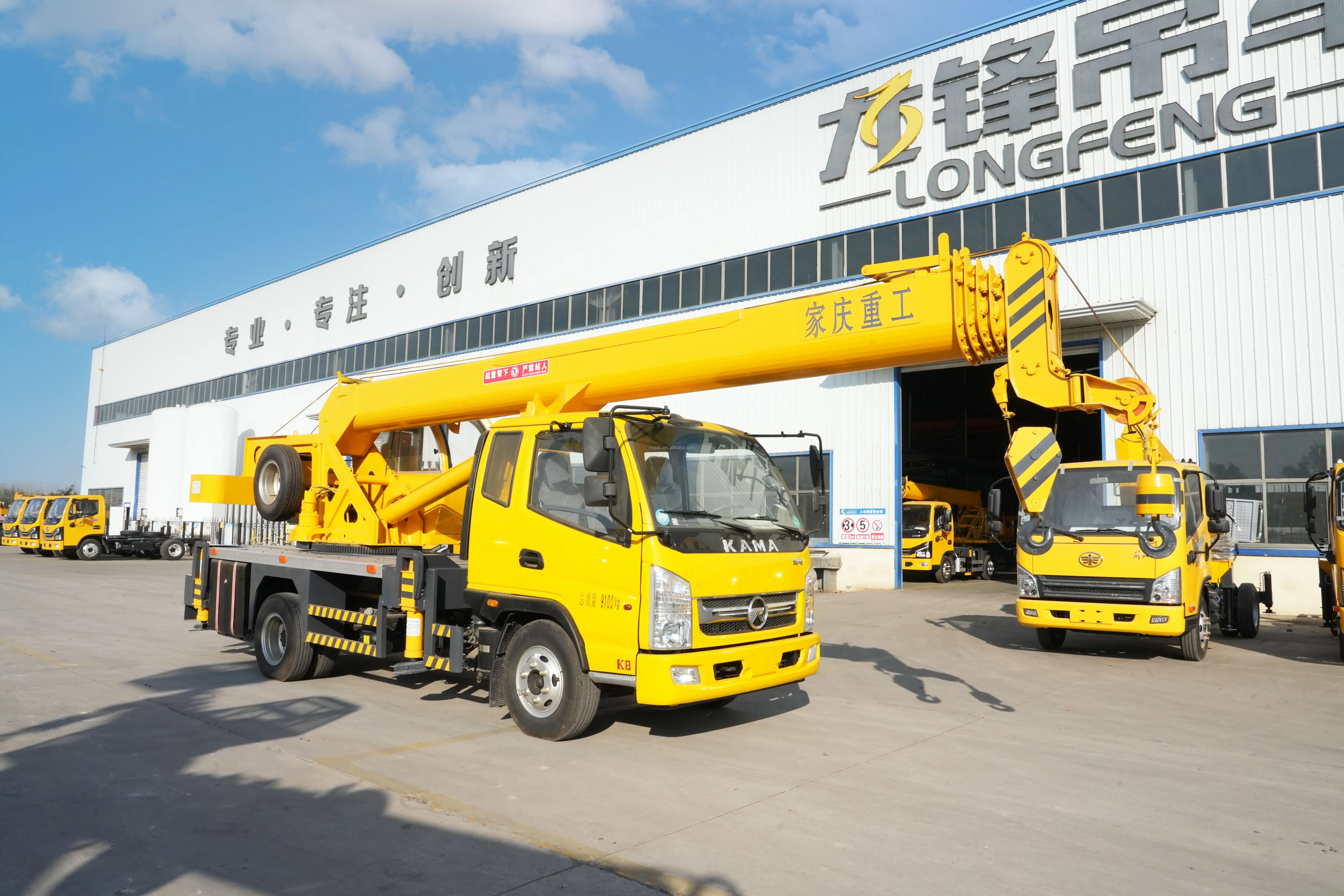 5tons 10tons 12tons 16tons Heavy Duty Low-fuel Consumption Telescopic Boom Truck Crane Hydraulic Mobile Truck Crane