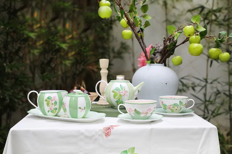 Supplies Ceramic Coffee Cup and Saucer Set with Handle New Bone China Tea With Saucer Mugs & Cups