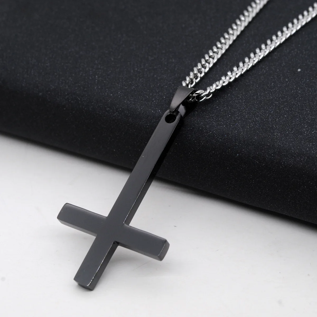 SSeeSY custom fashion jewelry mens stainless steel inverted christian upside down cross pendant necklace for men