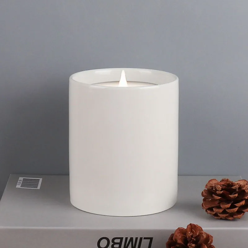 Wholesale Ceramic Aromatherapy Candle Jar White Porcelain Simple Round Candle Holder Container Home Decoration Ornaments