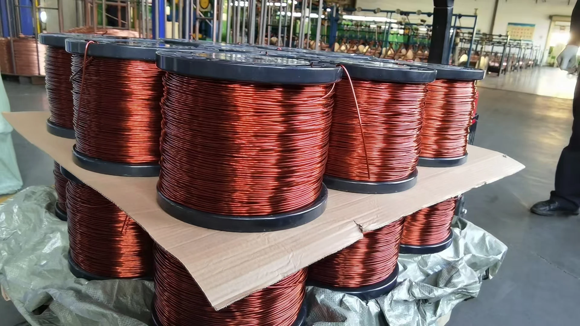 High Quality copper rewinding round wire 1.0mm 1.05mm 1.2mm 1.25mm DIN 160 200 250 spool  Enameled Copper Wire