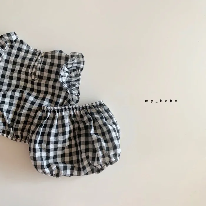 Hot sassy seersucker baby summer refreshing plaid short-sleeved suit girl flying-sleeved shirt lantern shorts casual outfit