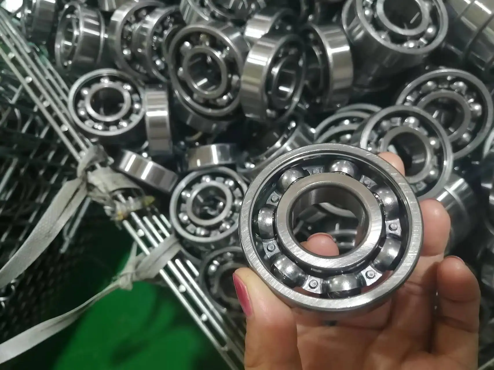 China Supplier High Quality Deep Groove Ball Bearing 6302 6000 6300 6203 6301 2RS Bearings