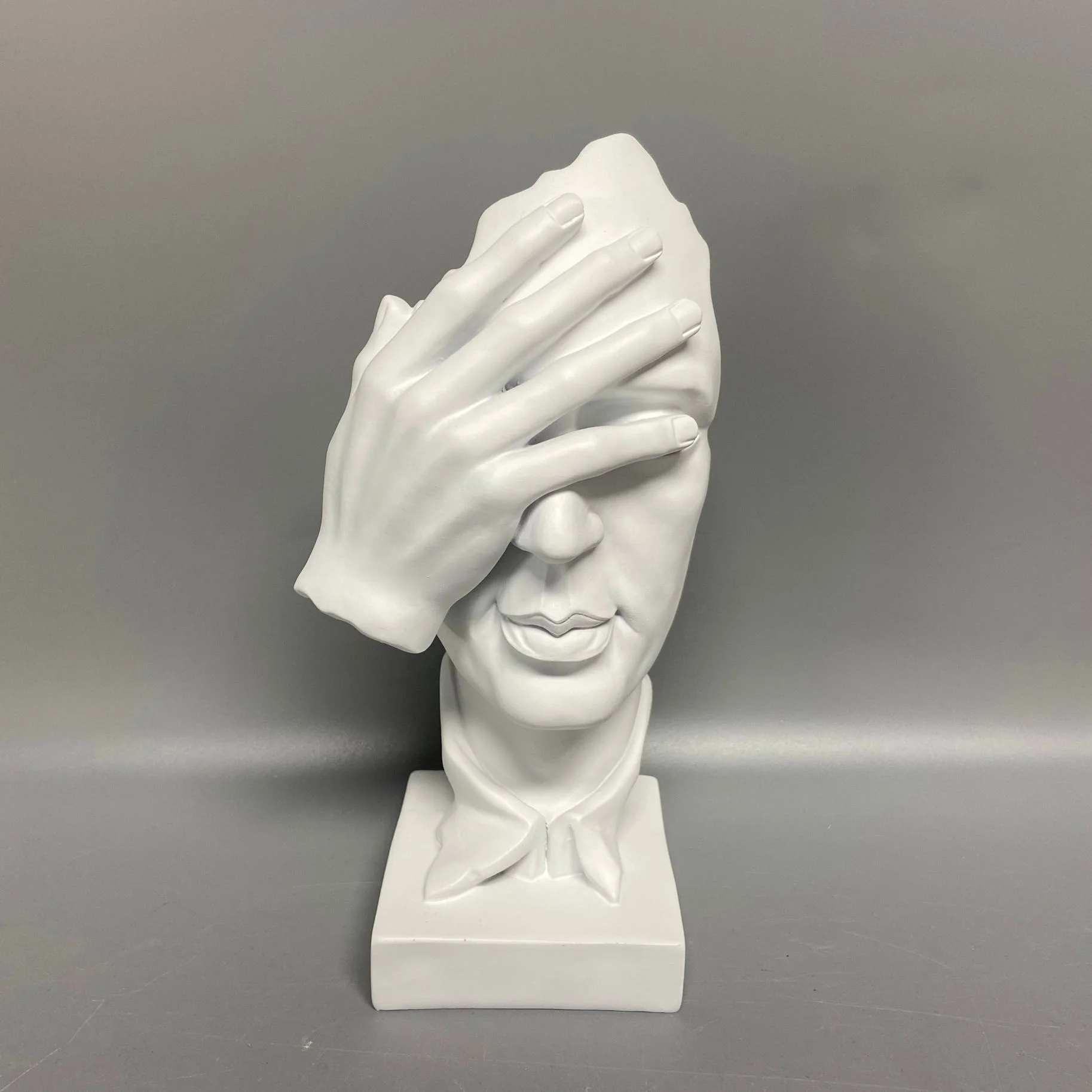 Nordic Retro Resin Figurine  Face Statue Home Living Room Decoration Desktop Gift Figurines