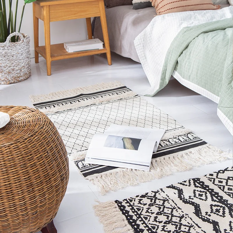 Hot selling high quality new products black geometric pattern morocco tribal bathroom non-slip carpet cotton woven area rug