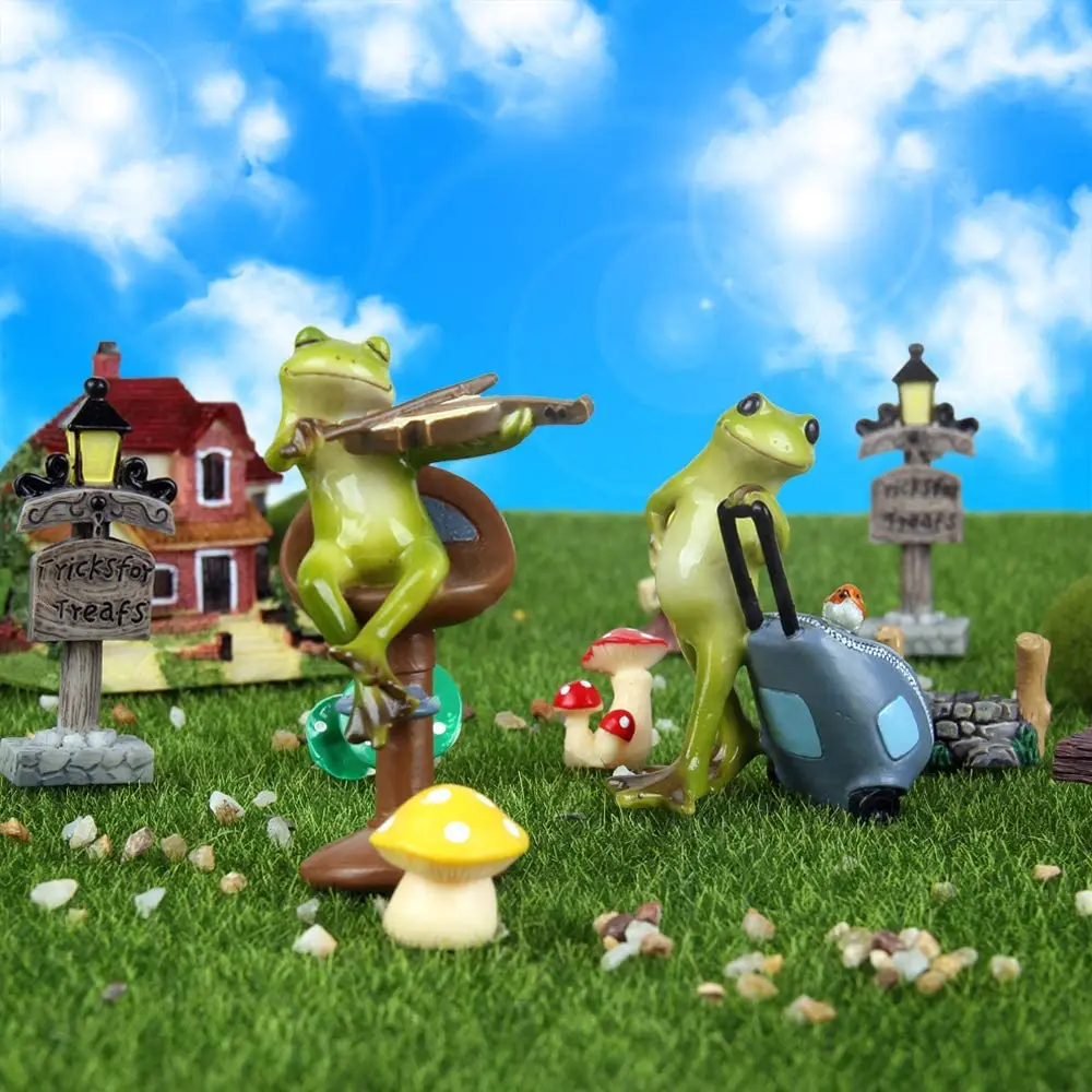 Garden Frog Statues Miniature Figurine,Whimsical Frogs Fairy Garden Set Outdoor Lawn Statues