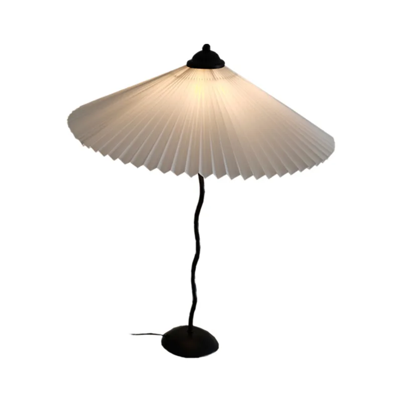 2021 Popular vintage table lamp Swing iron pleated umbrella American bedside table lamp in master bedroom