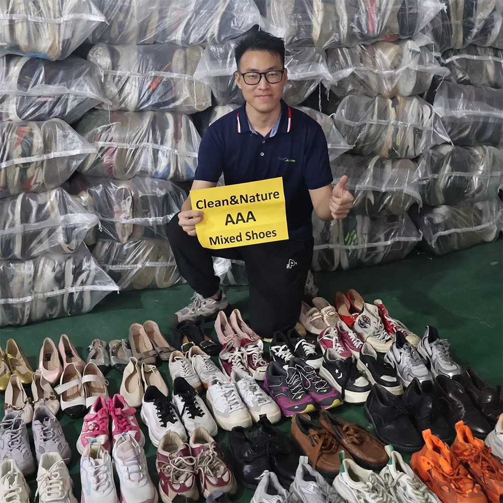 Factory wholesale used international sport sneakers second hand brand orignal stock wholesale football used shoes thrift wear