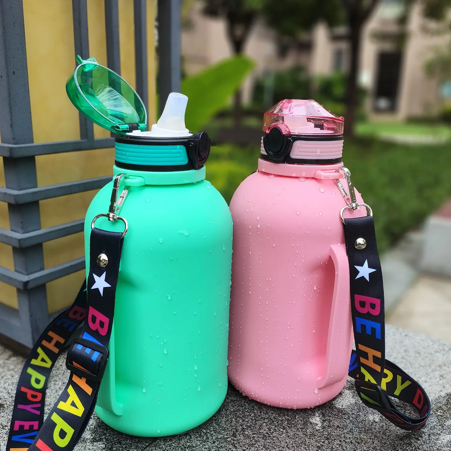 2000ml Large Capacity Gym Travel Collapsible Drinking Folded Silicone Water Jug with Straw