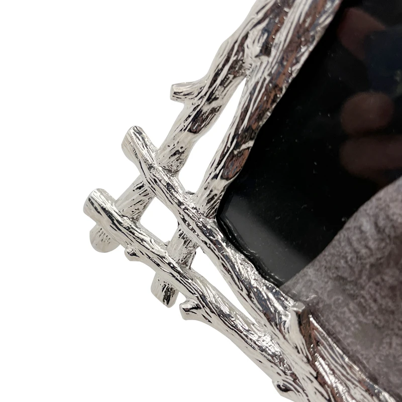 Novel Design European Style Gold Metal Photo Picture Frame Home Decoration Display