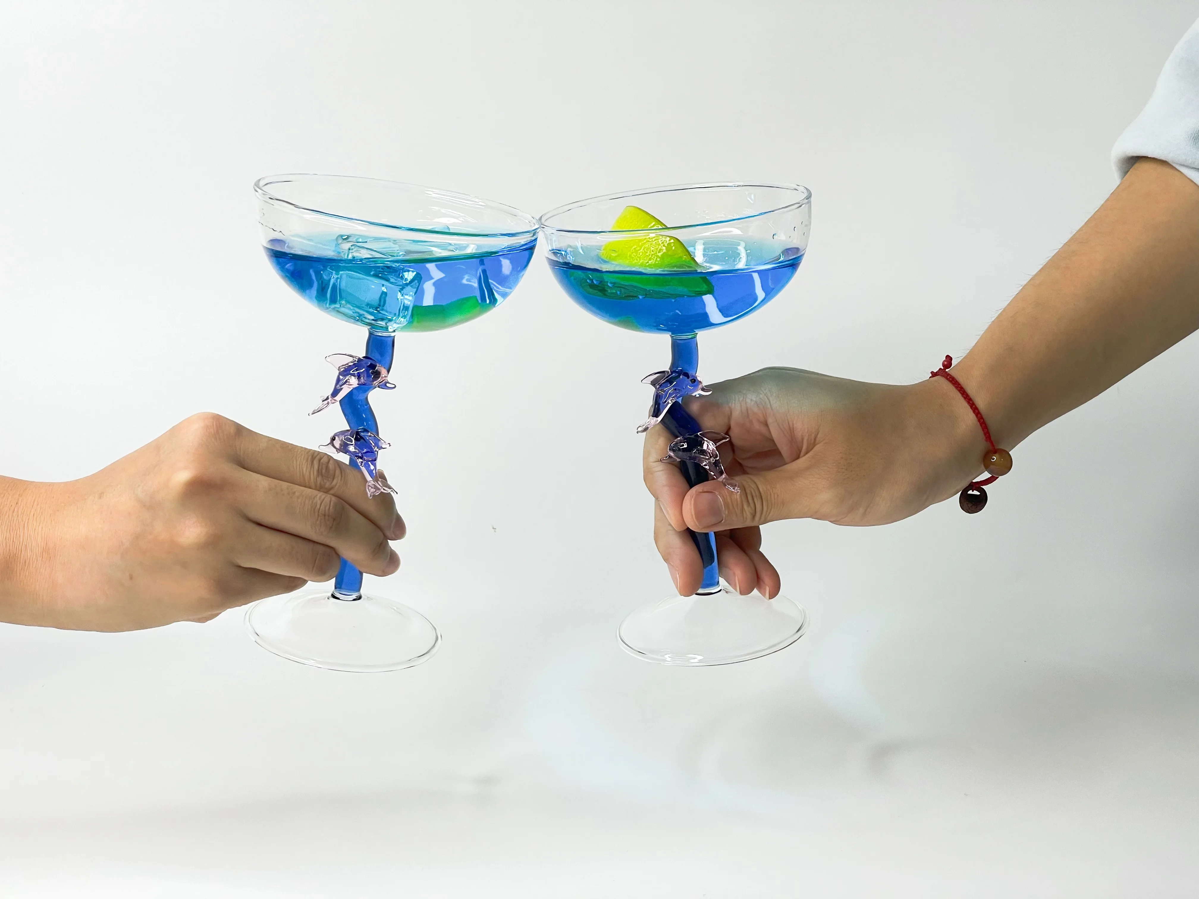 Creative Cocktail Martini Goblet Champagne Coupe Martini Glass with 3D Dolphin Animals 6.8oz Tableware Unique Bar Cocktail Glass