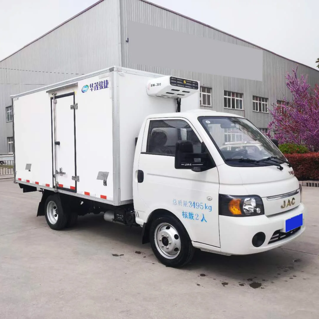 Fully automatic sandwich panel box 4x2 refrigerator truck for transporting vegetables, meat and fish