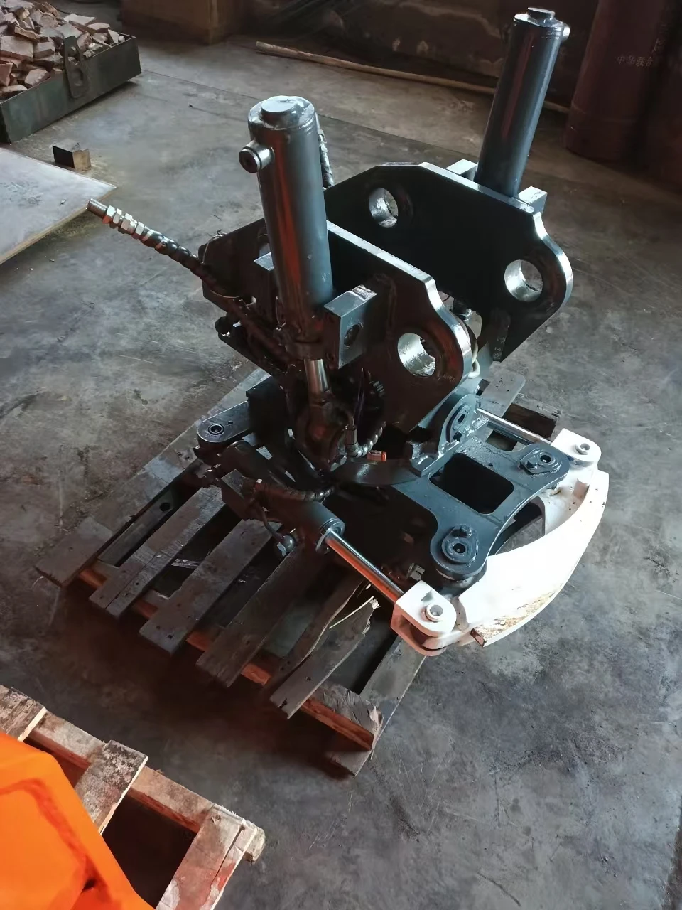 Construction Hydraulic Wrist Quick Hitch Fast & Accurate Results Product