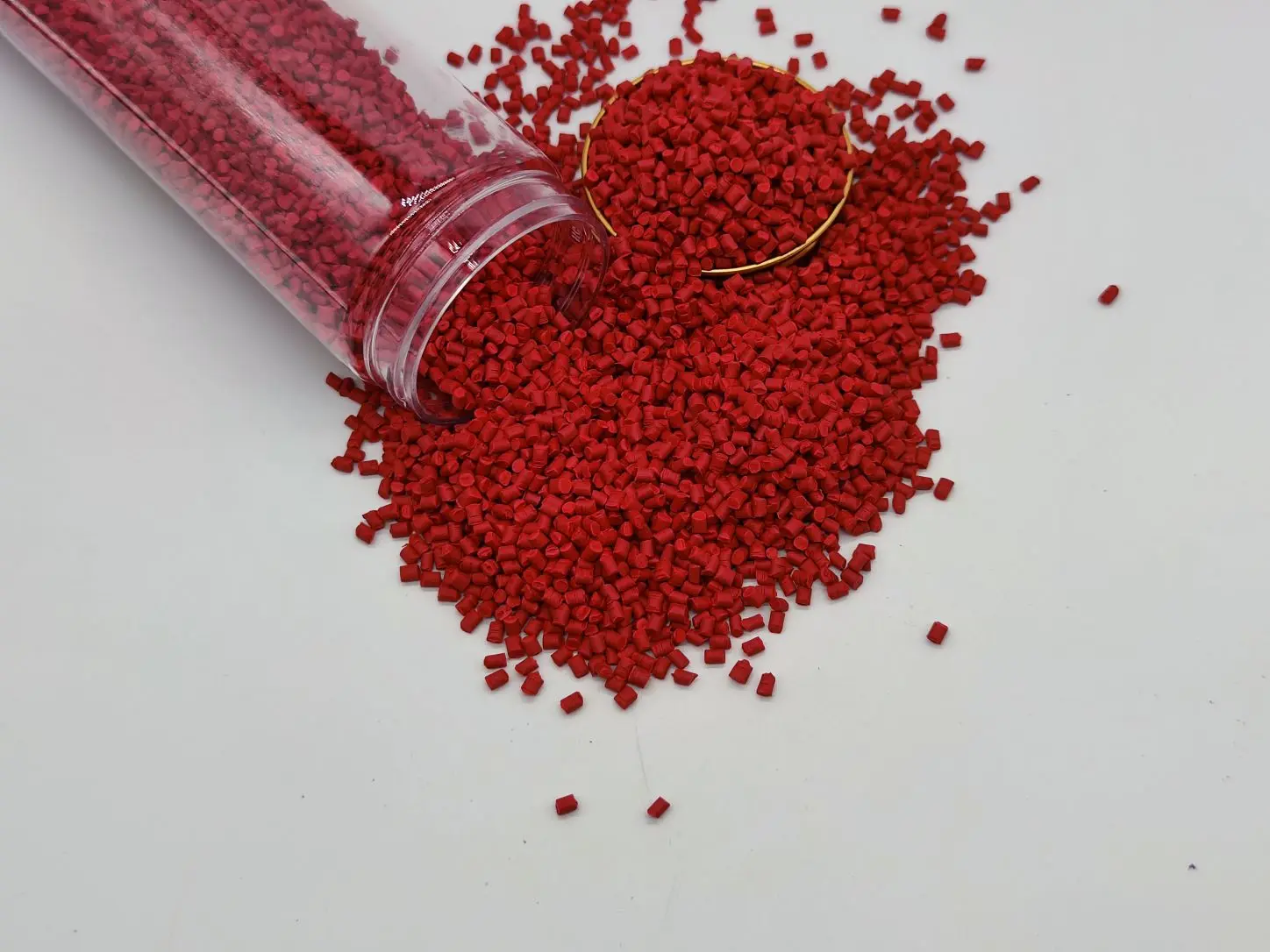 Низкая цена, Заводская поставка, темно-красный цвет, маточная смесь высокого качества