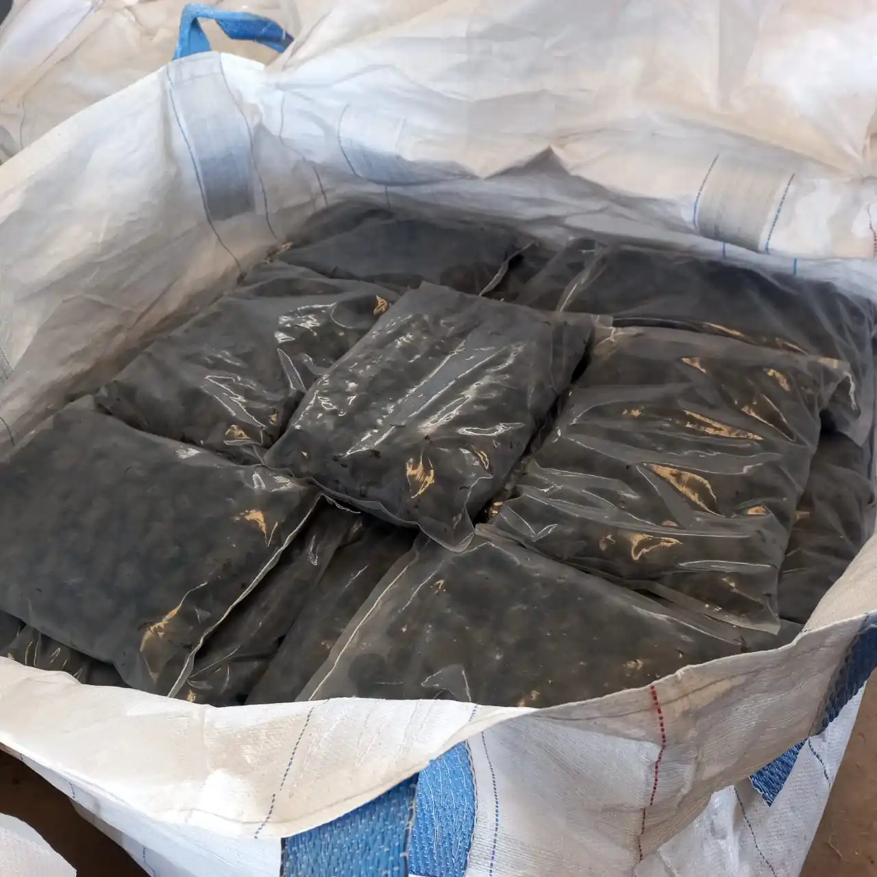 JET BLACK GRANITE STONE AGGREGATE AND BUILDING CONSTRUCTION STONE CHIPS CHEAP PRICE BULK SALE