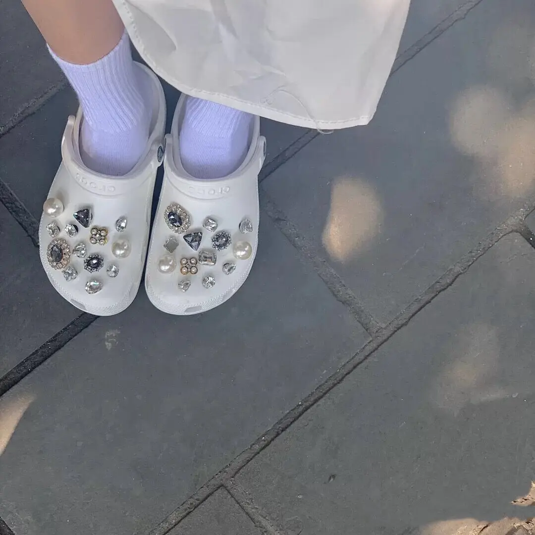 
2021 crocodile hole shoes PVC accessories lace ornaments decorative accessories ladies sandals wholesale shoe access 