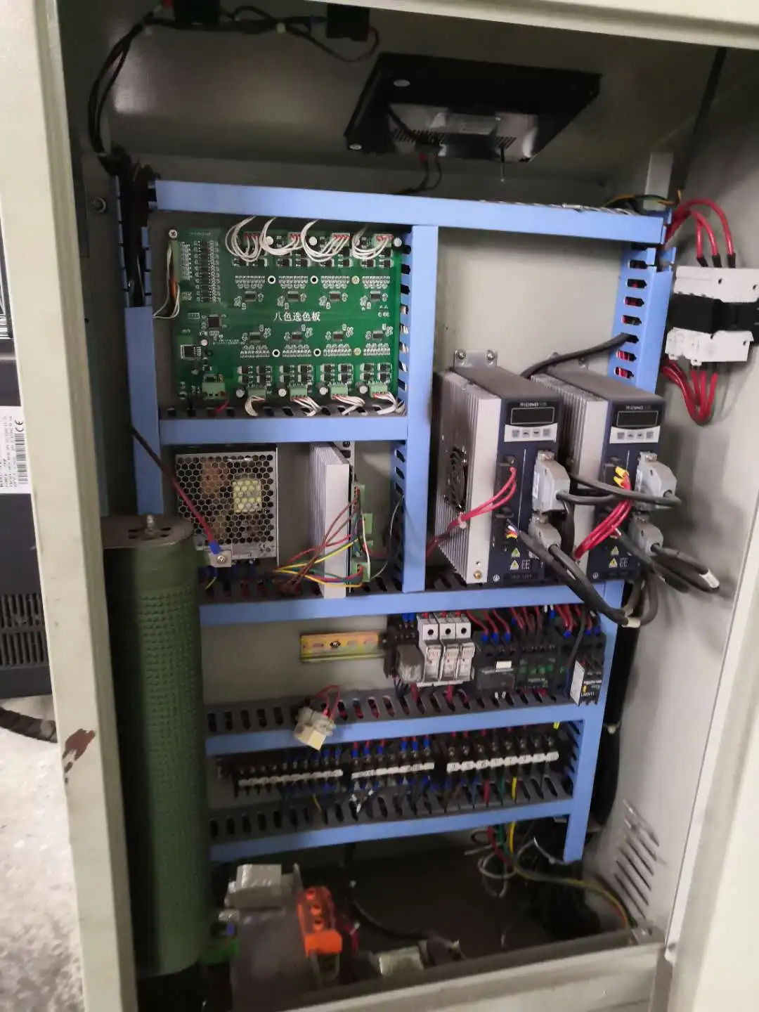 Ткацкий станок для плетения этикеток K88/R880 тканый отремонтированный super